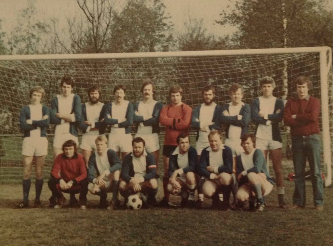 We zijn op zoek naar oude teamfoto's!